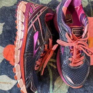 Brooks Women's GTS 15 Athletic Shoes - Pink and Black